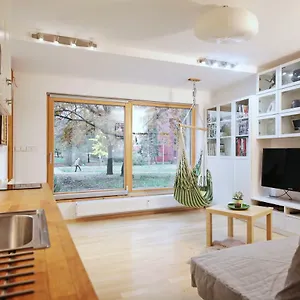 Apartment Invalidovna, Prag