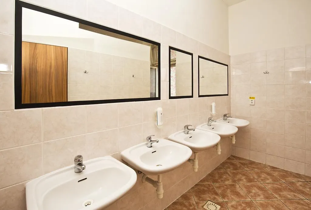 A Plus Hotel & Hostel Praga 0*,